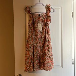 Size Medium Universal Thread Dress with pockets